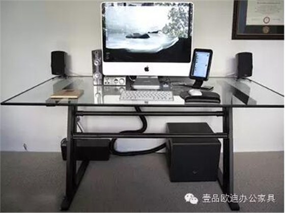 簡單3招，擺脫辦公桌下各種電源線雜亂困擾？