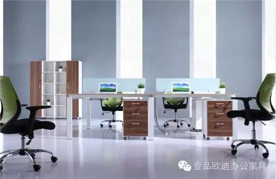 簡單3招，擺脫辦公桌下各種電源線雜亂困擾？