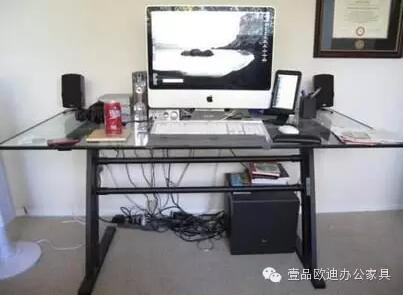 簡單3招，擺脫辦公桌下各種電源線雜亂困擾？