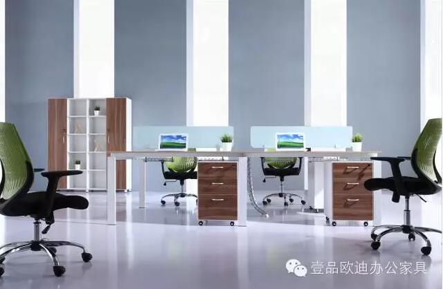 簡單3招，擺脫辦公桌下各種電源線雜亂困擾？