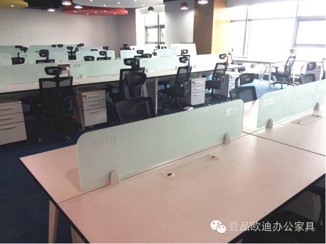【央視新聞客戶端】京東JD讓老百姓放心網購，壹品歐迪讓京東JD綠色辦公