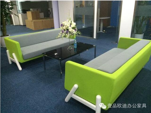 【央視新聞客戶端】京東JD讓老百姓放心網購，壹品歐迪讓京東JD綠色辦公